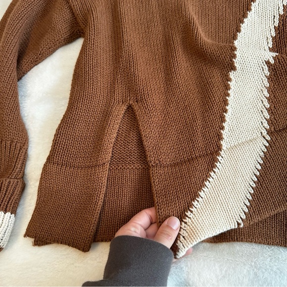 Victor Alfaro Oversized Sweater Women’s Size XS - Picture 9 of 14